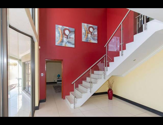 6 BEDROOM HOUSE FOR SALE IN RIETVLEI VIEW COUNTRY ESTATES